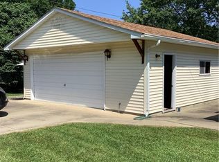 1301 Oakwood Ave, Danville, IL 61832