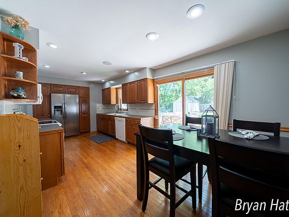 3rd image of 3828 Jupiter Ave NE