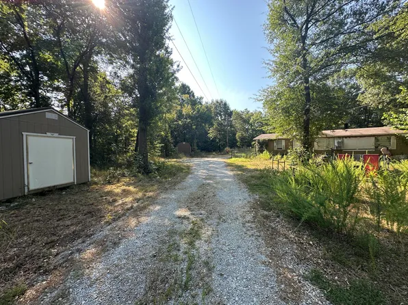 100 Two Springs Ln, Batesville, AR 72501