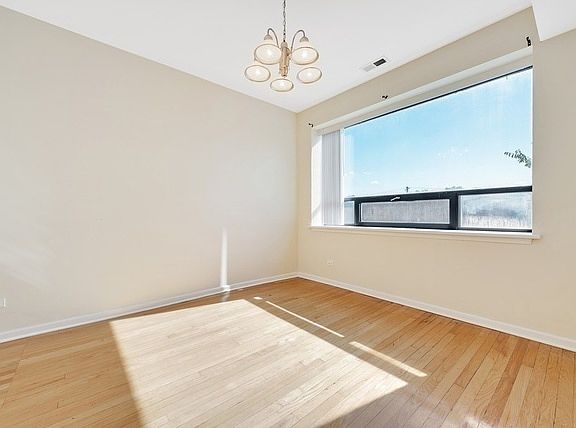 5th image of 5544 W Belmont Ave #2
