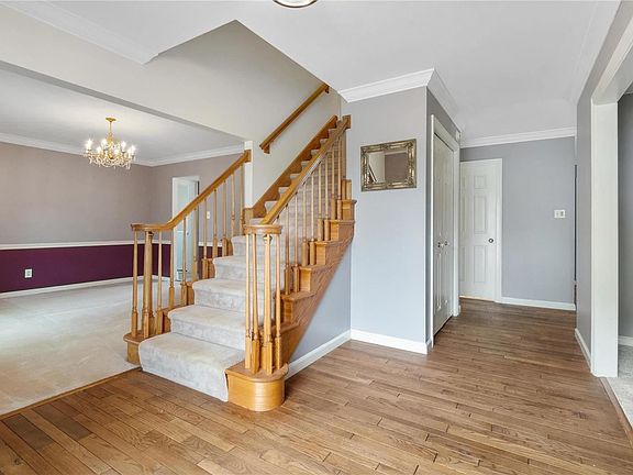 3rd image of 16026 Hunters Way Dr