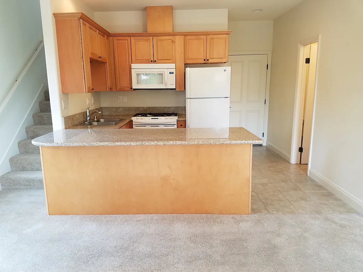 Building Photo - 256 Rosebud Ln #A