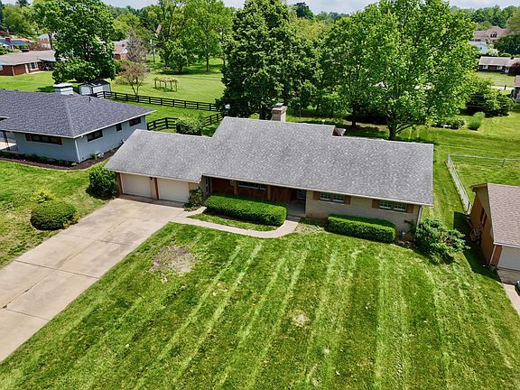 4th image of 1602 Pleasantview Dr