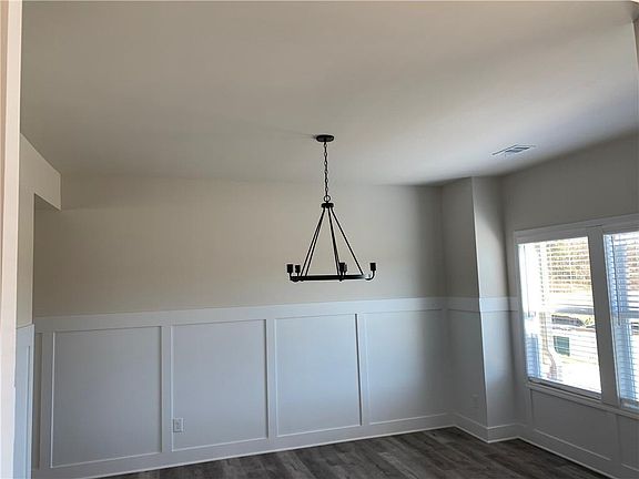 5th image of 497 Fox Creek Dr