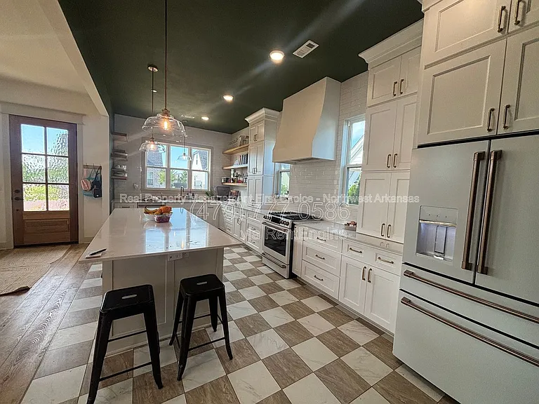4017 W Sommerset St — Photo 4