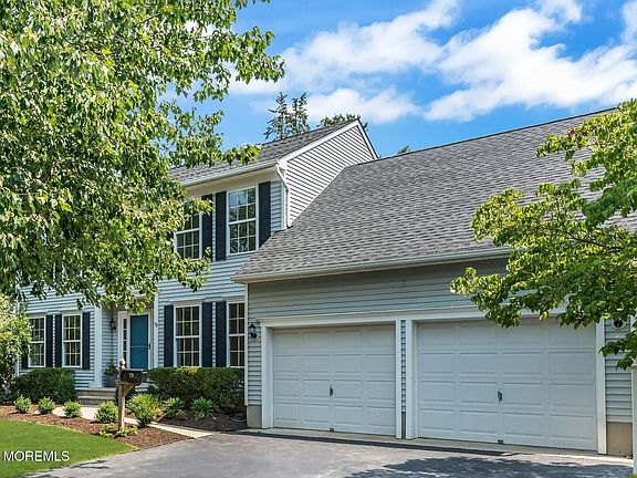 3rd image of 79 Maple Avenue