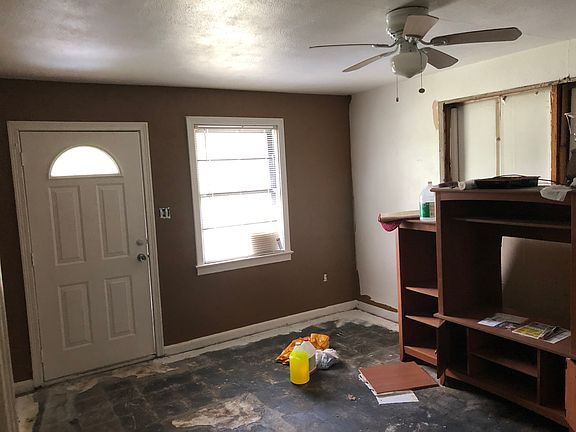 3rd image of 221 E Highland Dr