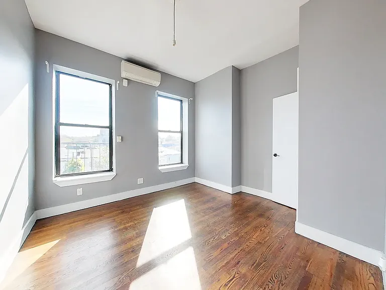 74 Eldert St #26 — Photo 1