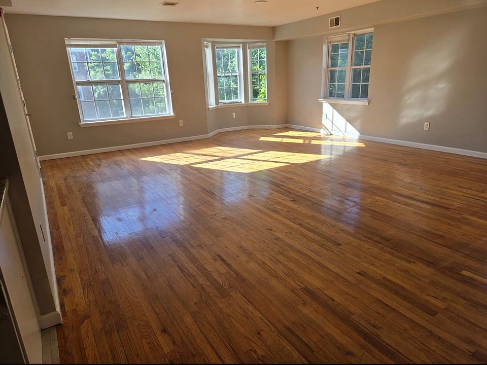 1st image of 224 N Arlington Ave APT 2