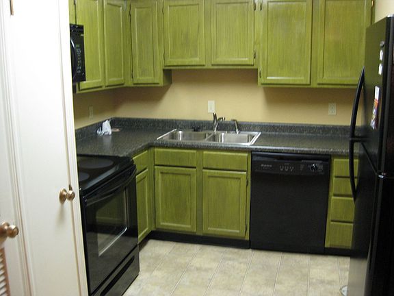 Appliances in pristine condition