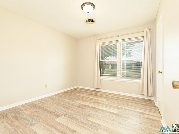 4th image of 1017 York Dr