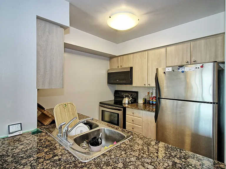 31 Bales Ave #503 — Photo 7