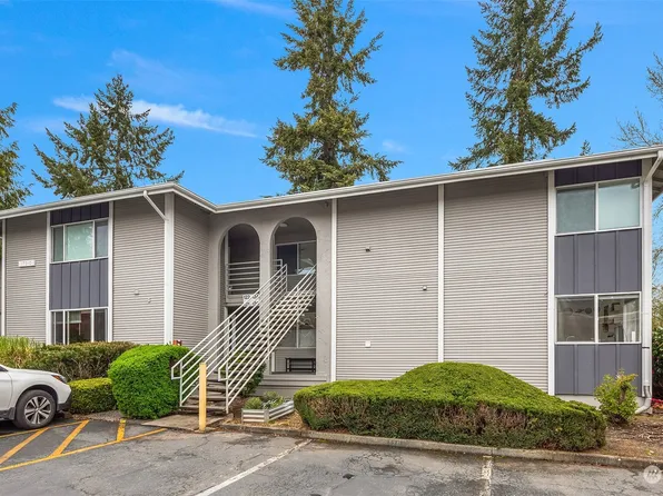 17310 NE 45th Street #123, Redmond, WA 98052