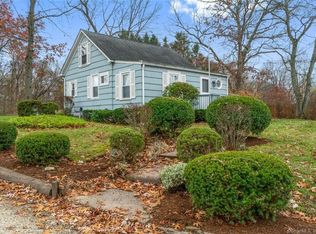 206 Pool Rd, North Haven, CT 06473