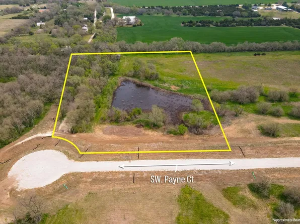 8 SW Payne Ct, Augusta, KS 67010