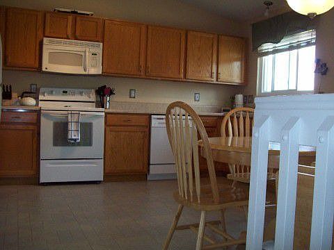 Kitchen appliances included!