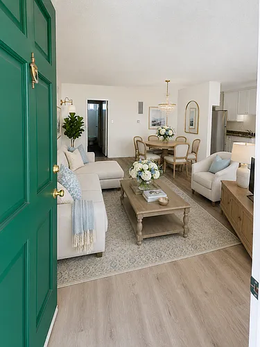 1319 Wellesley Ave #208 Photo 1
