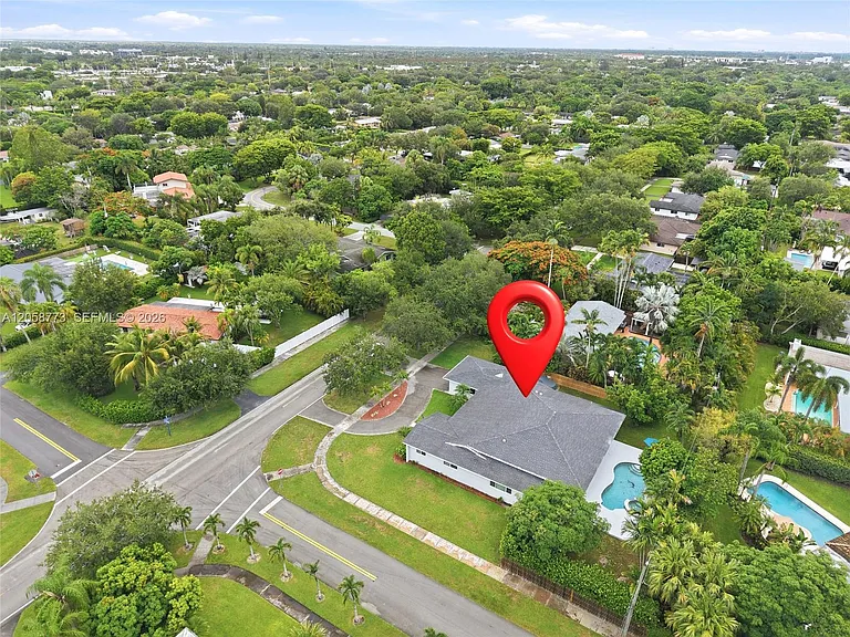 15845 SW 87th Ave — Photo 52