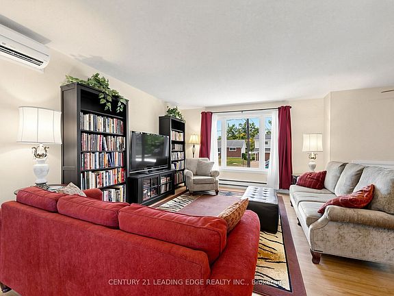 3rd image of 553 James St