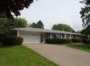 775 N Center Ave, Viroqua, WI 54665