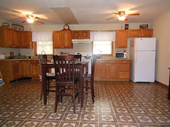 5th image of 1661 County Road 1325 E
