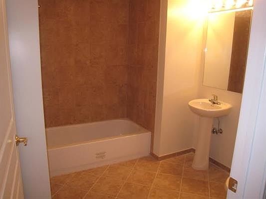 3rd image of 845 Newark Ave APT 2