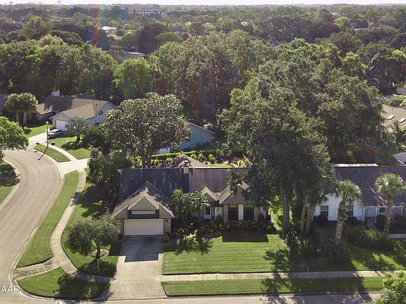 3rd image of 4040 S Waterbridge Cir