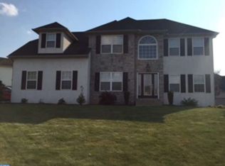 2406 Bordeaux Dr, Macungie, PA 18062