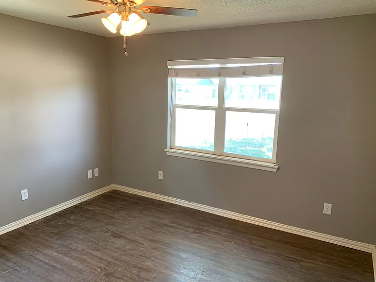 4534 Marshall St — Photo 12