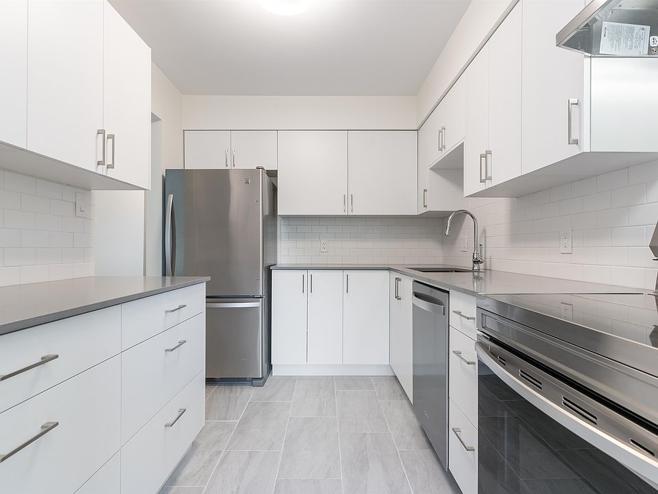 1st image of 327 9th St #306