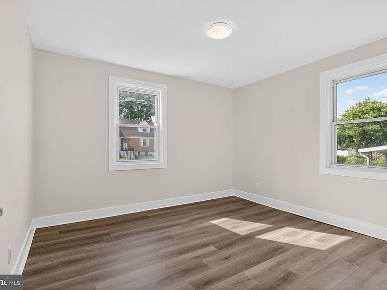 3303 Fairview Rd — Photo 11