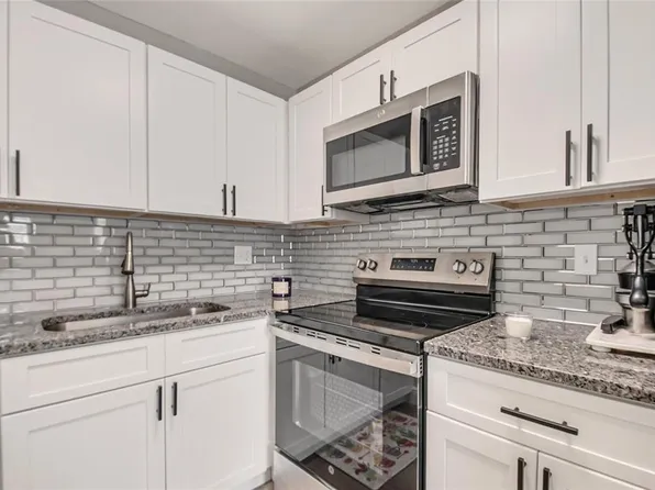 211 Woodmere Blvd, Sanford, FL 32773