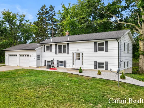 5113 152nd Ave, West Olive, MI 49460