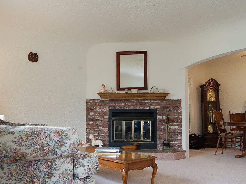 2nd image of 4424 Corliss St