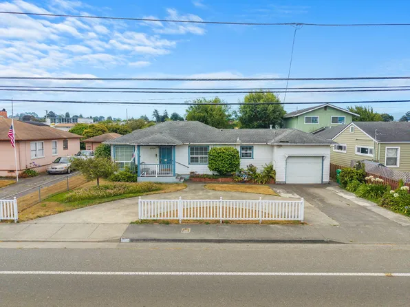 2734 School St, Fortuna, CA 95540