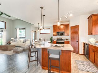 9107 Prairie St, Elko New Market, MN 55020