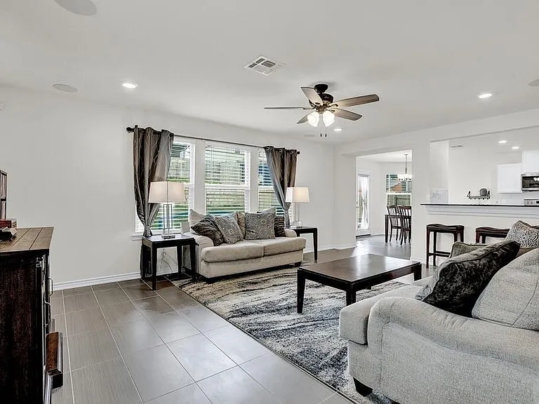 667 Anthem Ln — Photo 6