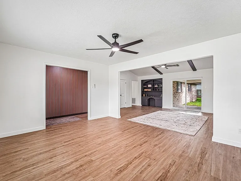 2801 Coy Dr — Photo 15