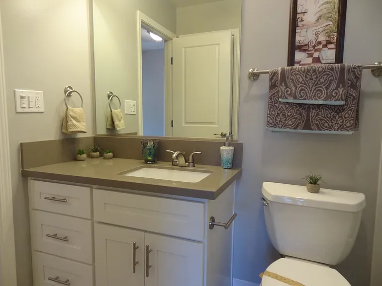 Los Altos Court — Photo 24