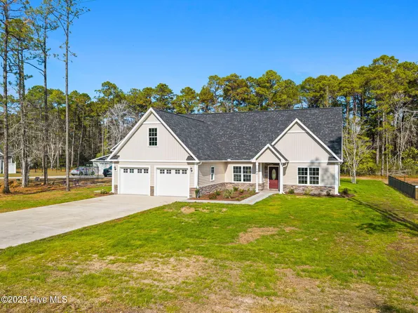 192 Boundary Loop Road NW, Calabash, NC 28467
