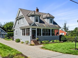 52 Rivercliff Rd, Lowell, MA 01852