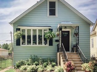 4242 Raymond Ave, Brookfield, IL 60513