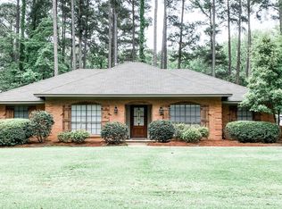 210 E Lake Dr, Brandon, MS 39047