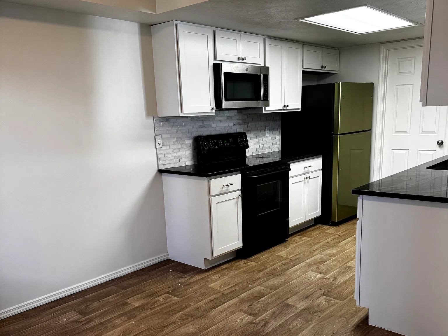 2 bed, 1300 sqft, $1,495 — Photo 3