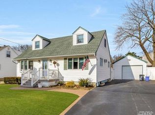 605 Arlington Rd, West Babylon, NY 11704