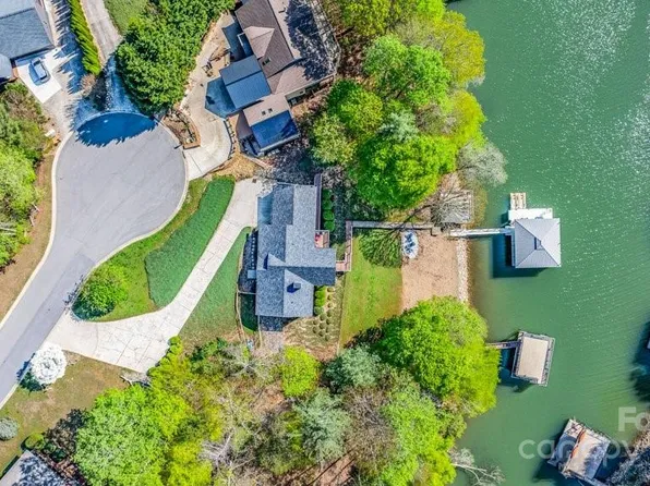 56 Lake Mist Ct #30 & 30a, Nebo, NC 28761