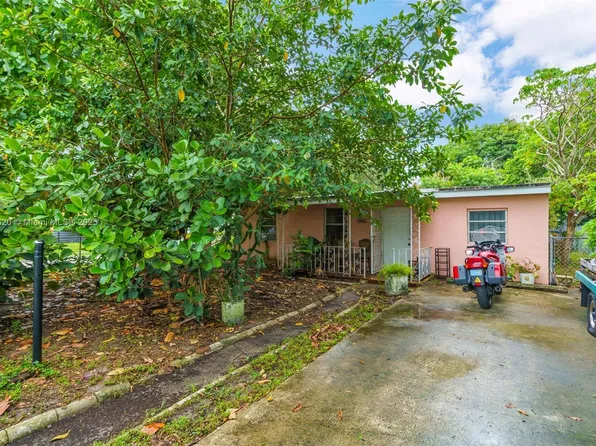 1900 Service Rd, Opa Locka, FL 33054