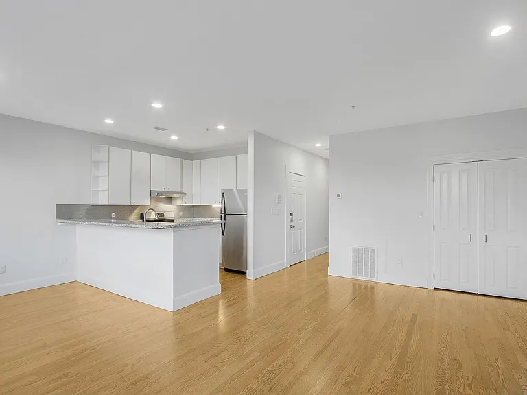 140 Boylston St #5 — Photo 18