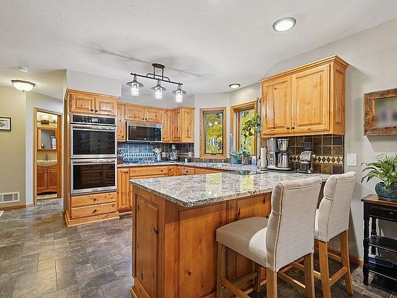 4th image of 19120 Panama Ave