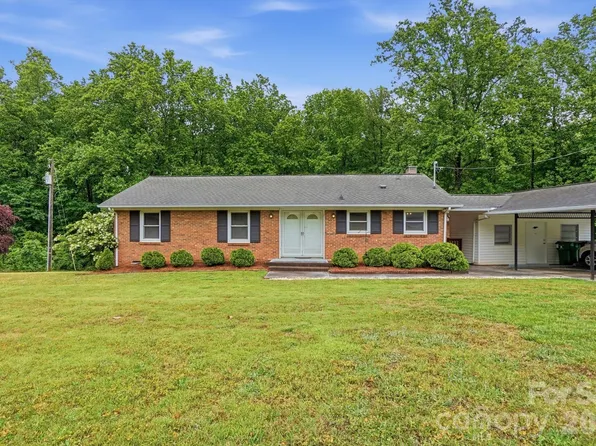 6704 Alanbrook Rd, Charlotte, NC 28215